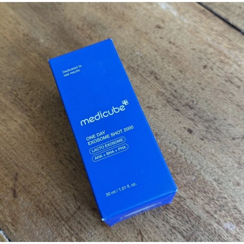 Medicube One Day Exosome Shot 2000 - Blue Facial Serum